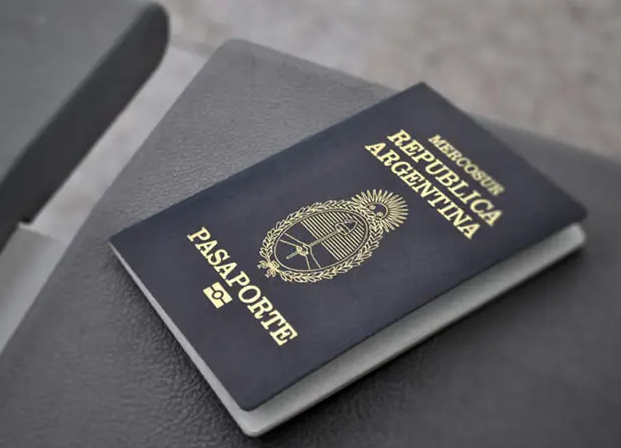 个人护照证件翻译是否需要找翻译公司翻译？怎么收费的呢？